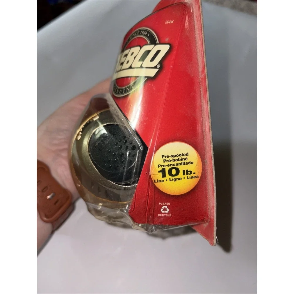 New Zebco 202 Spincast Reel Wide Range Adjustable Drag 10lb Line Sealed